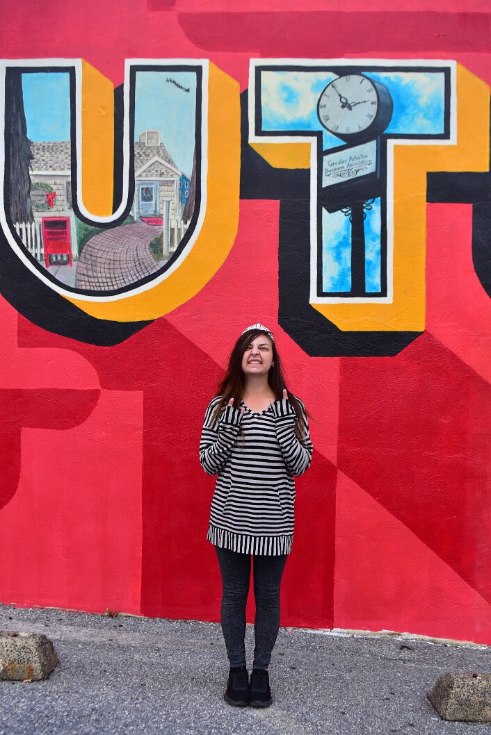 Fresh Tiara and Throwing the Horns