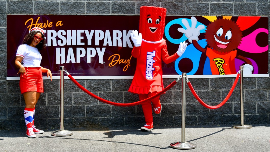 Twizzlers Showing How to Have a Hersheypark Happy Day