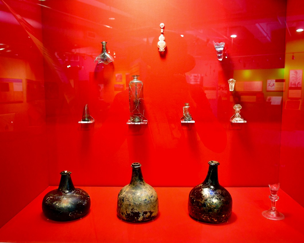 Recovered Bottle, Vials, and Glass Trash From 1725