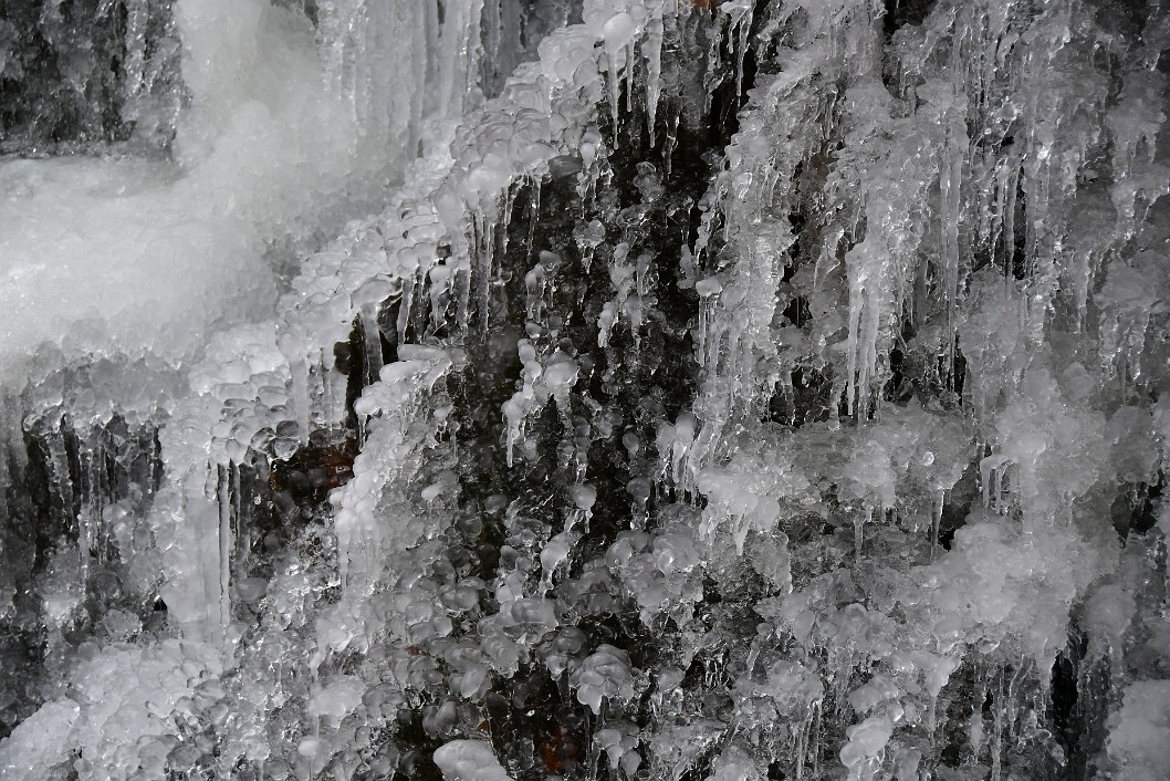 Bulbous Ice Formation