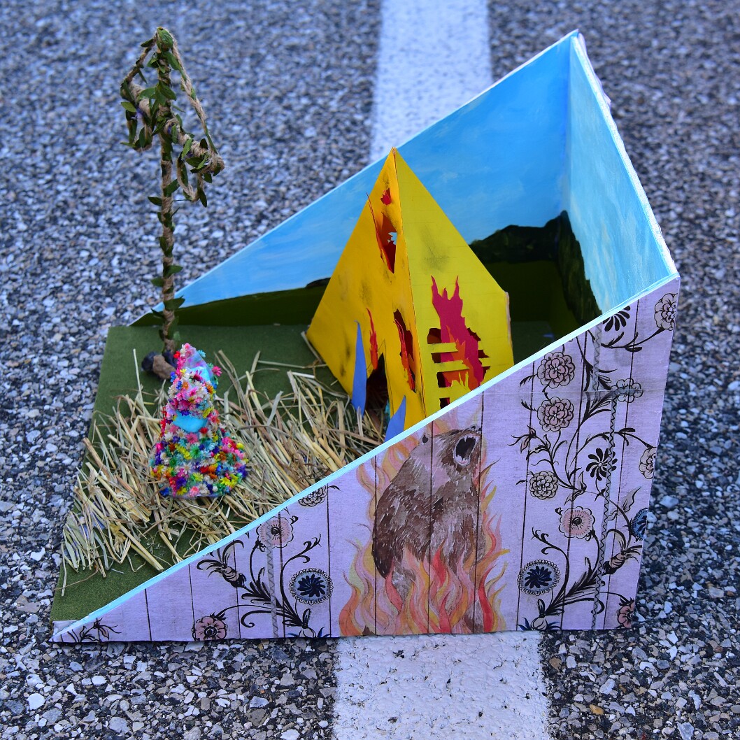 Midsommar Peep Diorama Left Side