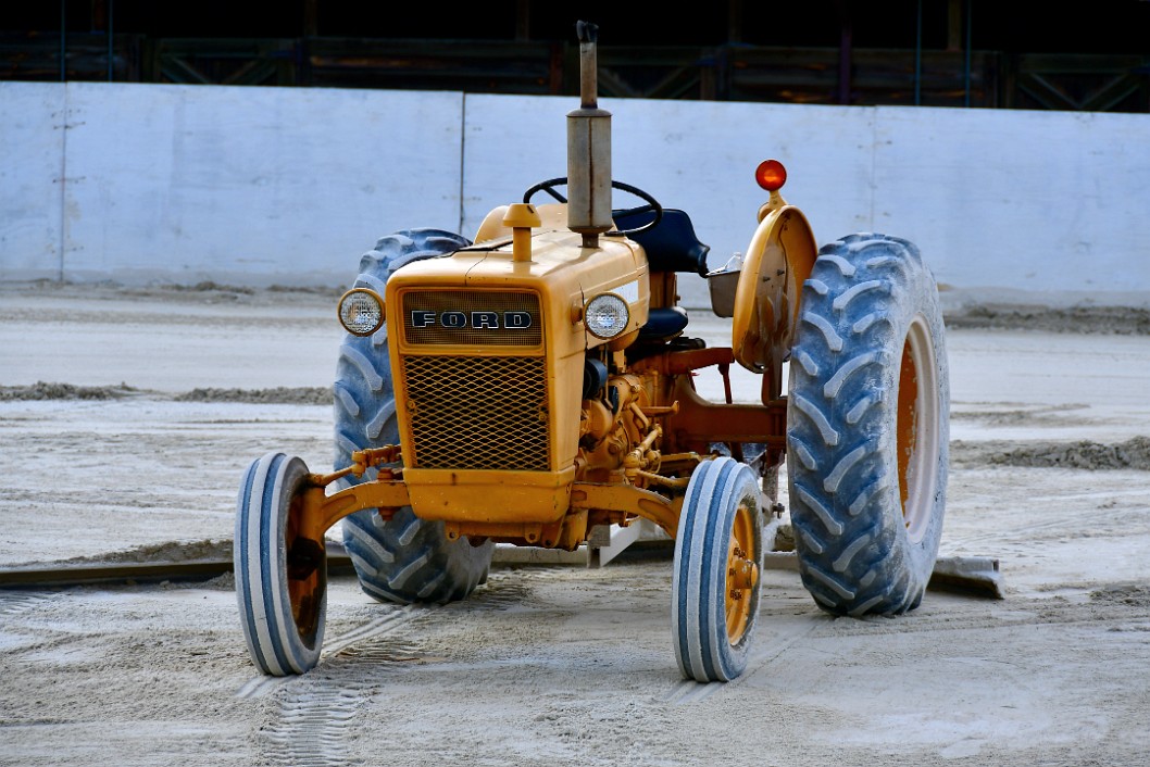 Ford Tractor Waits